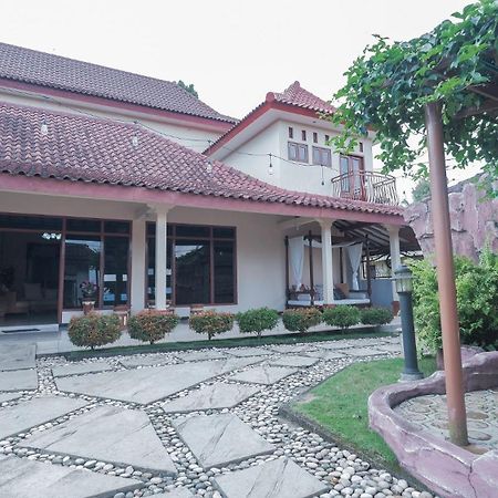 Marry Ind Gunung Kawi Guest House Malang Bumirejo Eksteriør billede