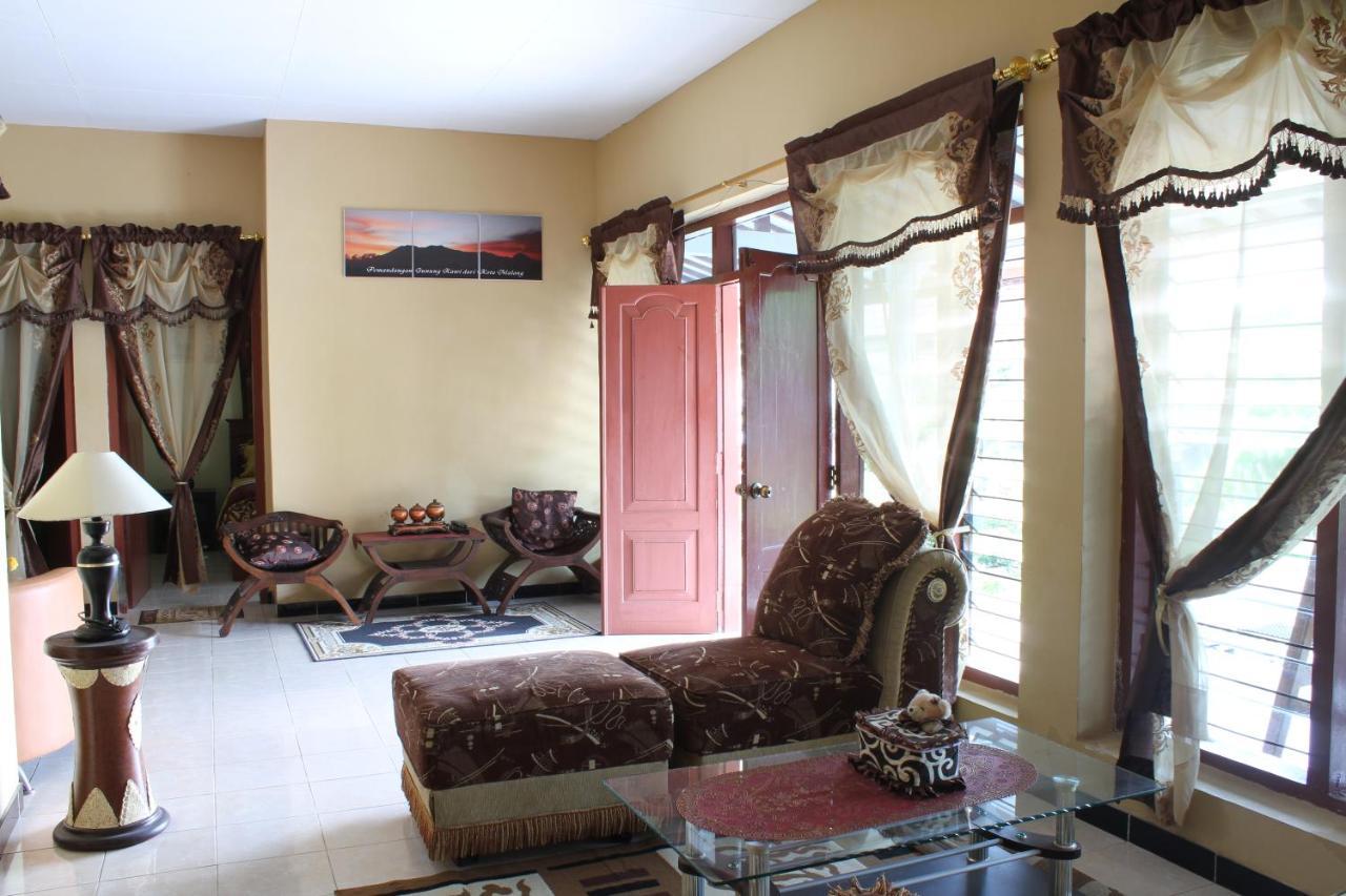 Marry Ind Gunung Kawi Guest House Malang Bumirejo Eksteriør billede